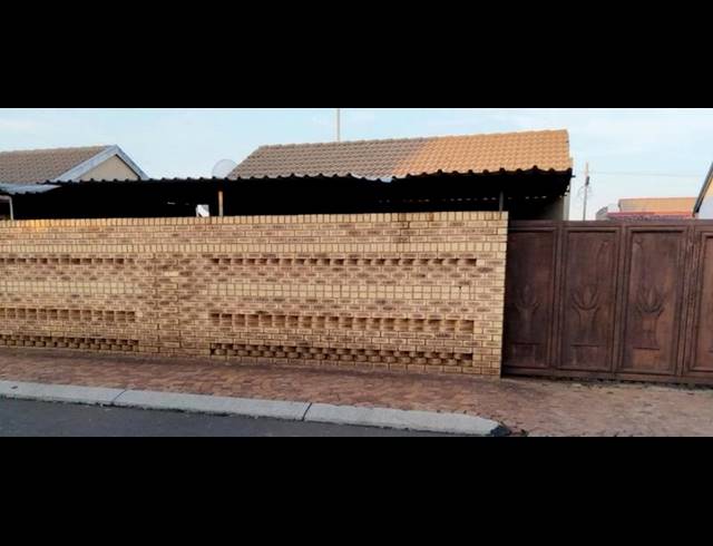 2 BEDROOM HOUSE FOR SALE IN VOSLOORUS